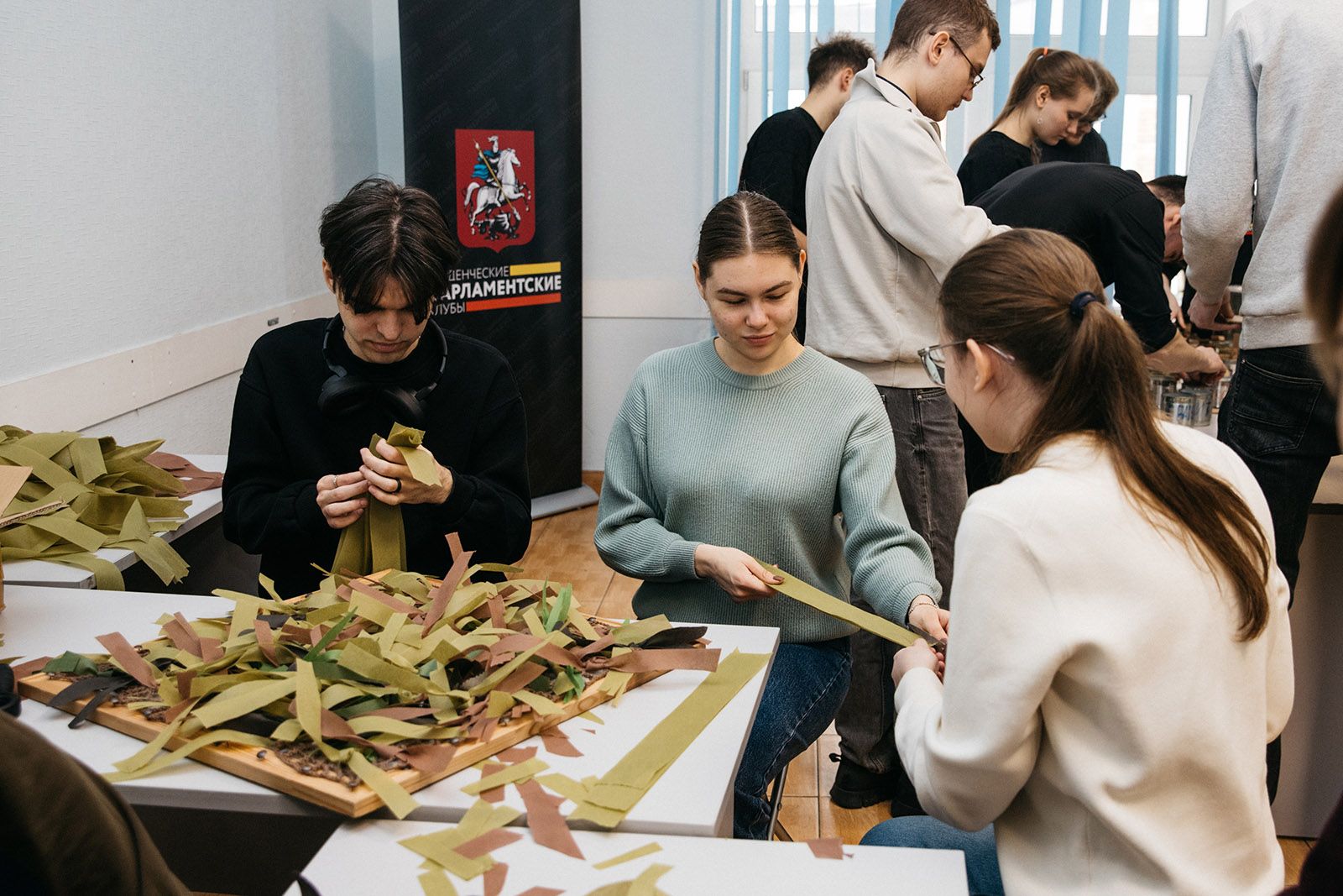 Московские студенты отправили 80 тонн гумпомощи бойцам СВО и жителям приграничья