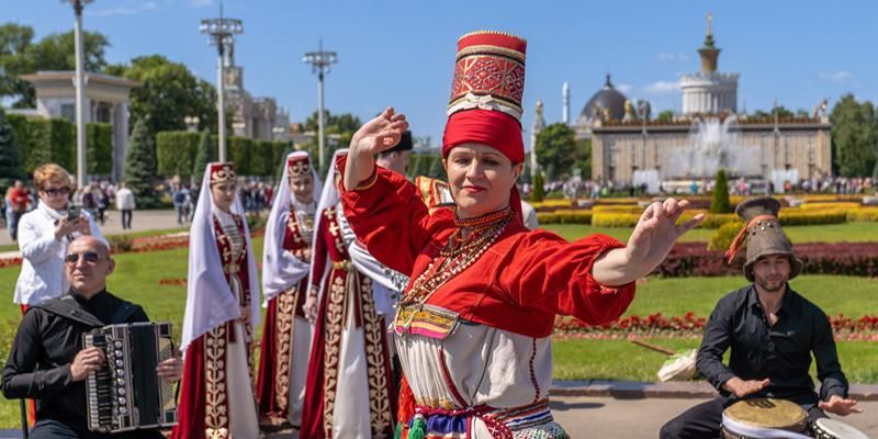 День России на ВДНХ: какие мероприятия посетить на выставке 12 июня