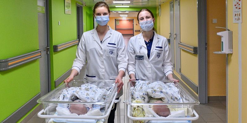 Полноценная жизнь и развитие: как помогают недоношенным детям в Москве