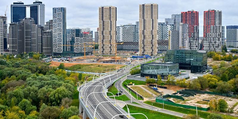 Более шести километров дорог построили при продлении Мосфильмовской улицы