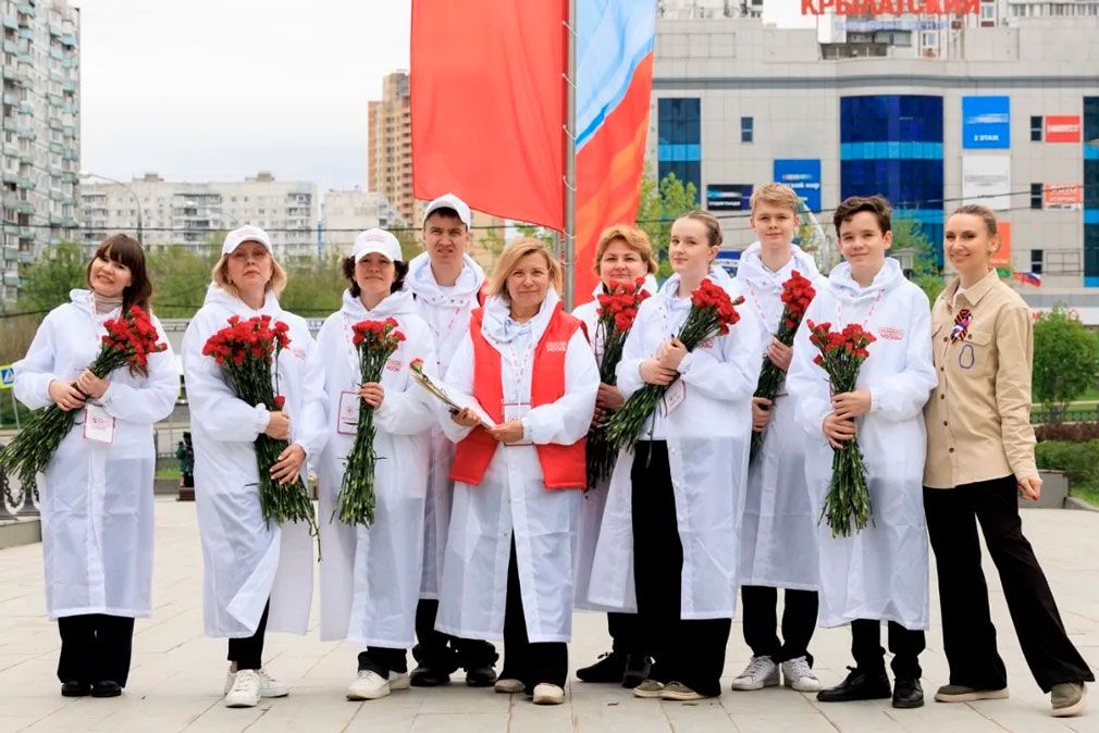 Москвичи все чаще присоединяются к волонтерскому движению всей семьей