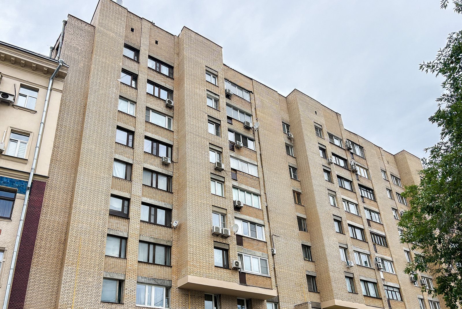 От круглых домов до Олимпийской Деревни: в столице обновили здания архитектора Евгения Стамо