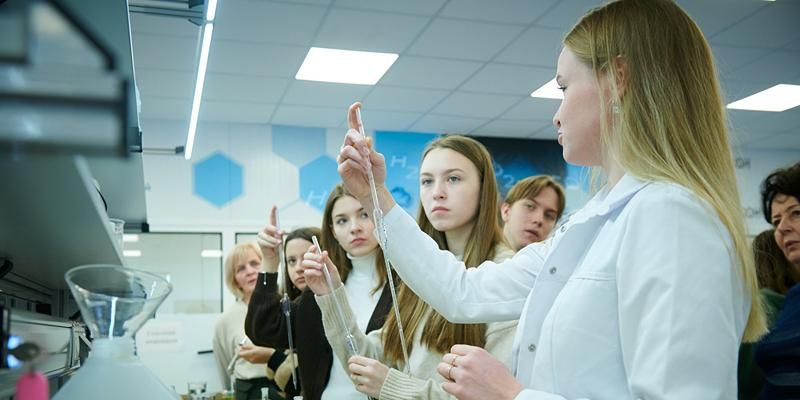 От геномных инженеров до фармацевтов: новый учебный центр будет готовить кадры для фармкомпаний ОЭЗ «Технополис Москва»