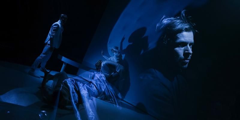 От идеи спектакля до сцены Нового Манежа. Победители программы «ТеатрONstage» — о творчестве и помощи города