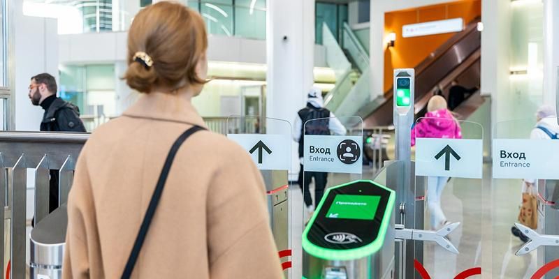 Более 300 турникетов МЦК подключат к оплате по биометрии в сентябре