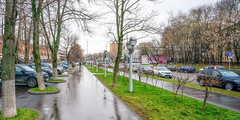 Завершено благоустройство возле станции метро «Водный стадион»