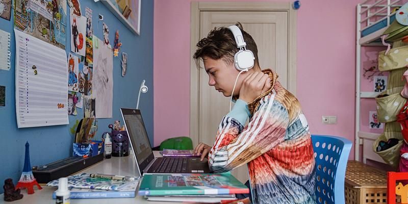 Как искусственный интеллект помогает школьникам изучать математику