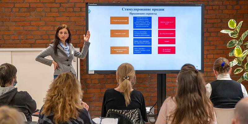 Визуальный контент и нейросети для бизнеса: какие тренинги подготовила служба занятости населения Москвы в феврале