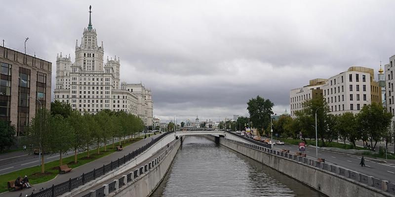 Сильный ветер сохранится в столице 14 августа