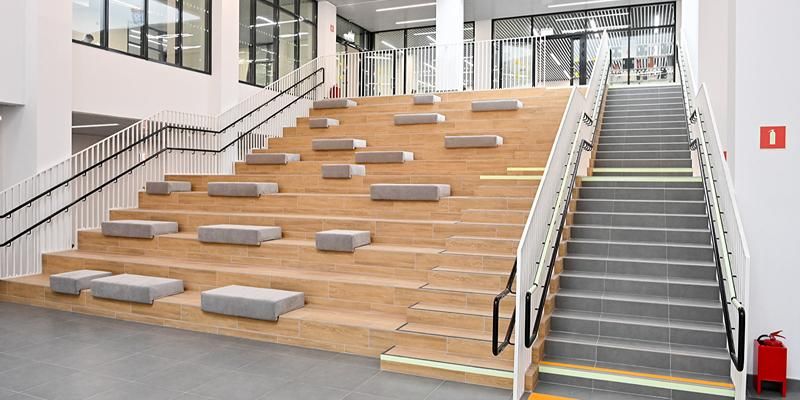 Специалисты МосгорБТИ обследовали крупную школу в Троицке перед вводом в эксплуатацию