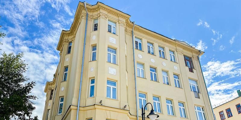 В столице капитально отремонтировали 25 домов с французскими балконами