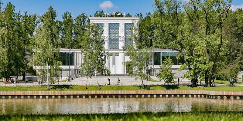 Об Арктике, космосе и отечественных фильмах: на ВДНХ отметят День российского кино