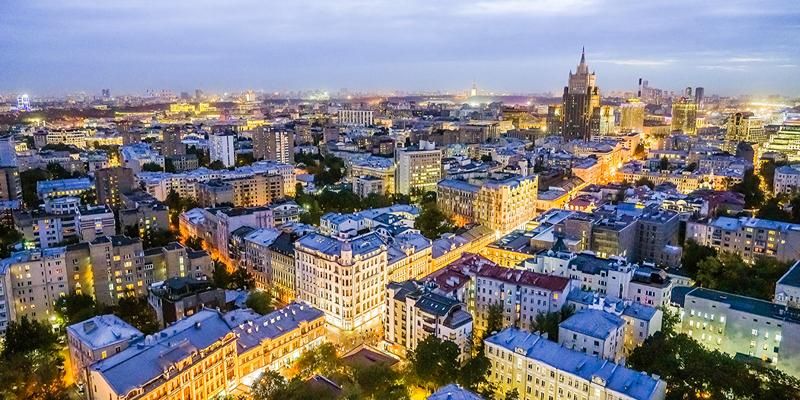 Люди с энергией: кто зажигает свет на улицах Москвы