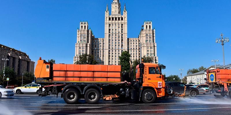 Подготовка к зиме: дороги и тротуары в столице промоют специальным шампунем