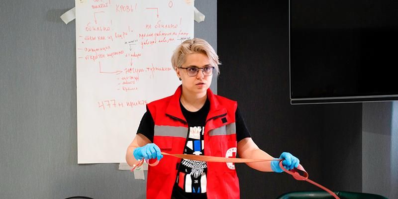 Теория, практика и стажировка: как обучиться оказанию первой помощи в НКО