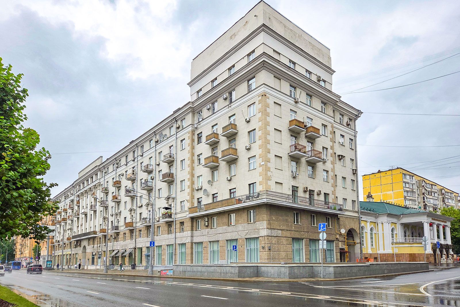 Город выставил на торги помещения для бизнеса рядом со станцией метро «Белорусская»