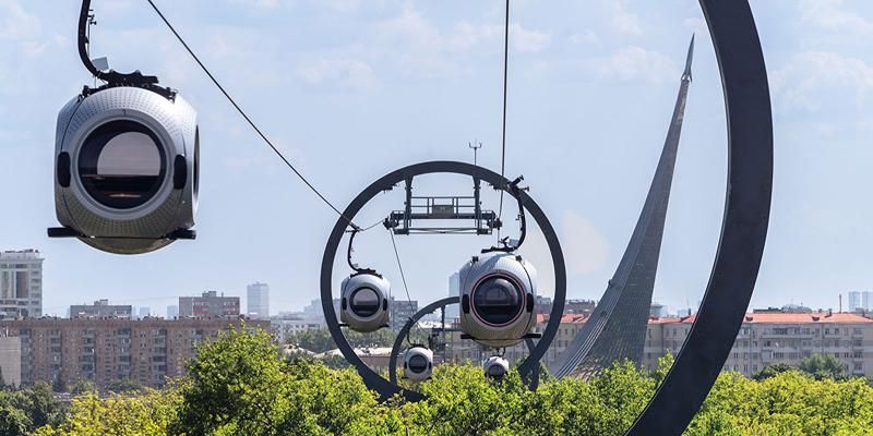 Над ВДНХ по канатке: топ-5 знаковых объектов выставки с высоты 32 метров