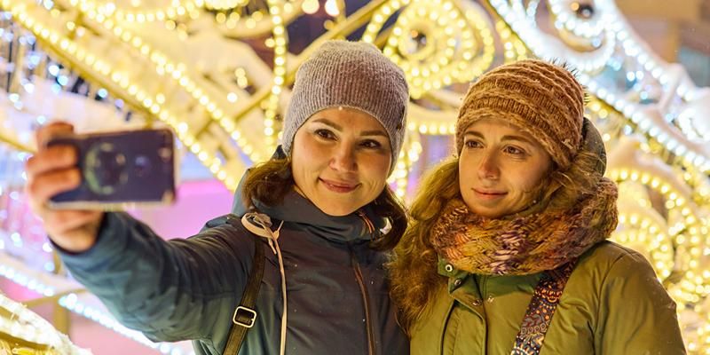 Зеркальные пруды и сказочные терема: выбираем парки для зимней фотосессии