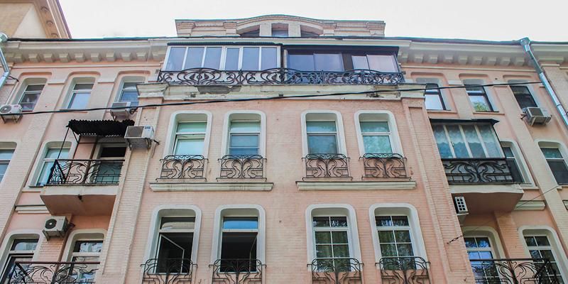 В центре столицы отремонтируют дом в стиле модерн 1917 года постройки