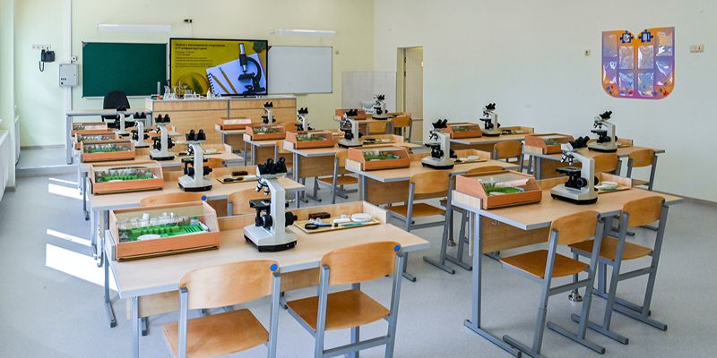 Обновление школ и новые возможности искусственного интеллекта: итоги недели в социальной сфере