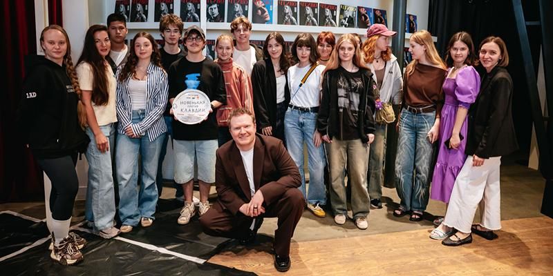 Ученики столичных медиаклассов сняли вертикальный сериал в кинопарке «Москино»