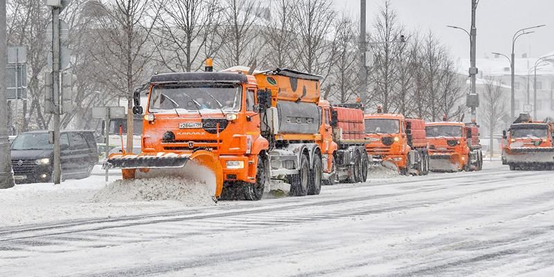 Городские службы устраняют последствия сильного снегопада