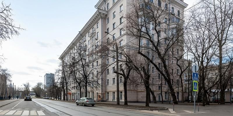 Крупное помещение возле станции метро «Войковская» выставили на городские торги