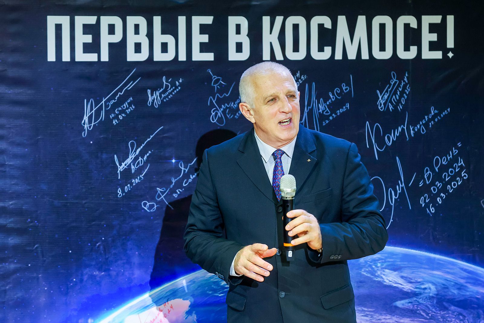 Более пяти тысяч школьников посетили фестиваль науки в Московском дворце пионеров