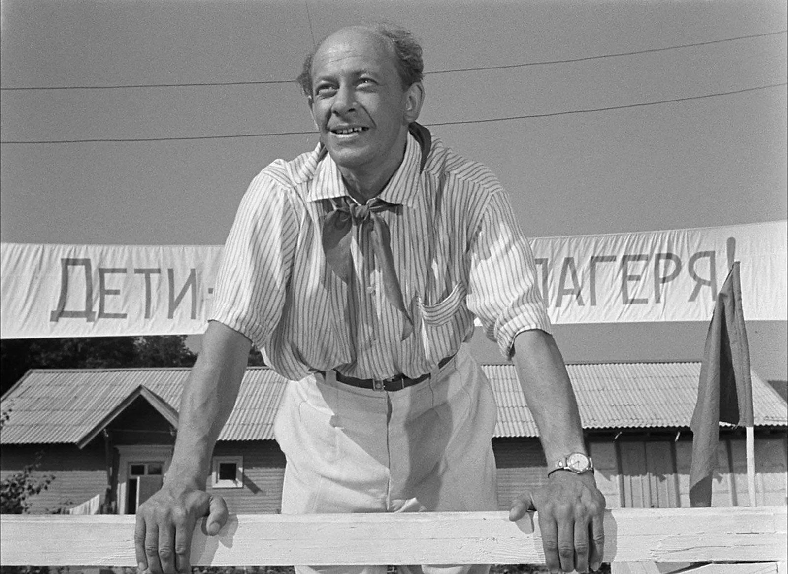 Человек, которого любили все: 100 лет со дня рождения Евгения Евстигнеева