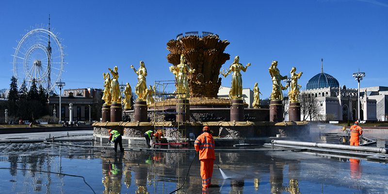 Фонтаны на ВДНХ начали готовить к открытию сезона