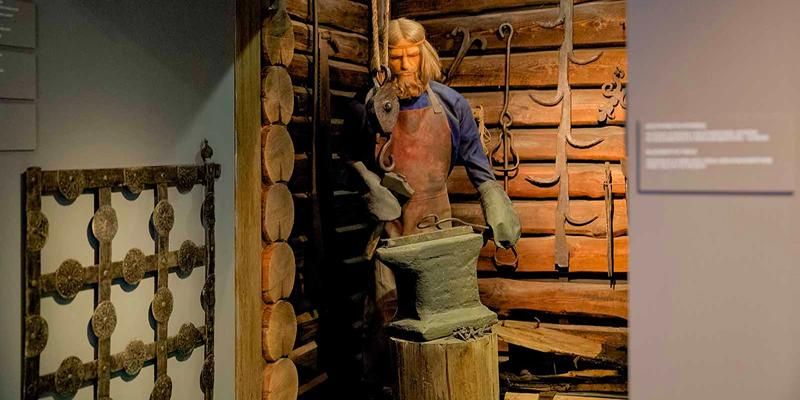 Ancient city architecture: Visiting Kolomenskoye exhibition with Mosbilet