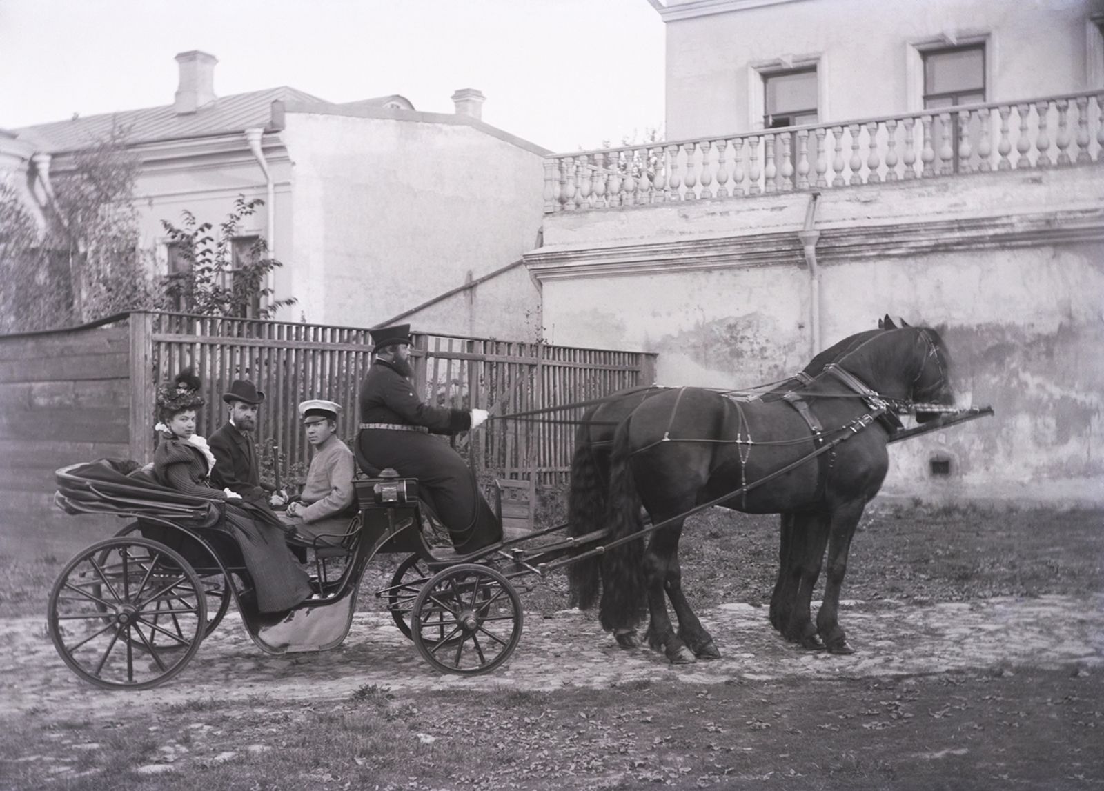 Запряженный экипаж семьи Щаповых. Автор – Н.М. Щапов. Москва. 22.04.1897 г. Главархив Москвы