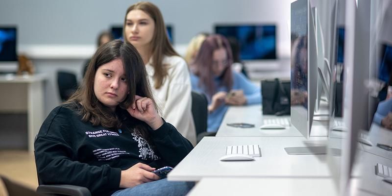 Нейросети и творчество: в столичном техникуме используют искусственный интеллект в образовательном процессе