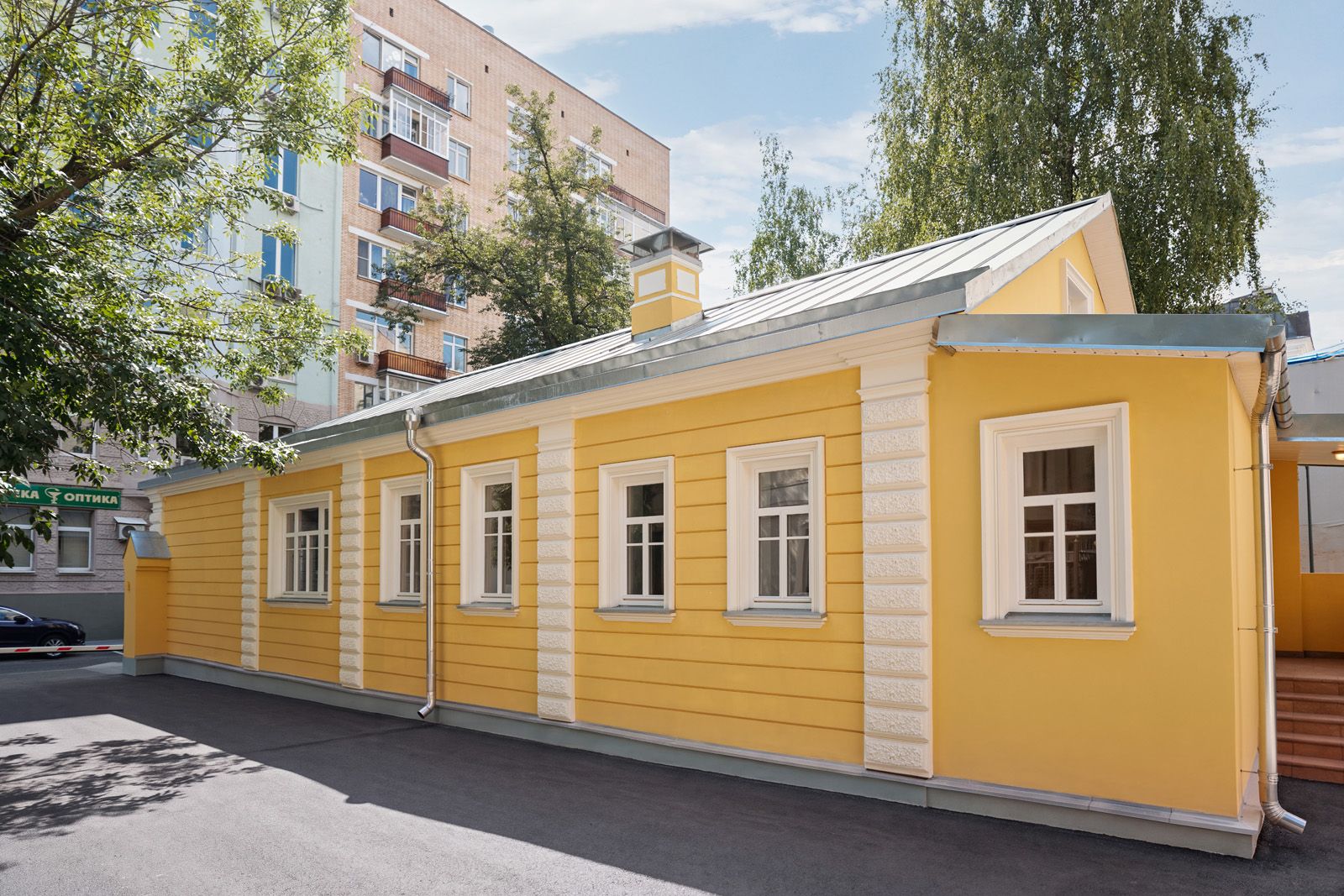 В переулке Сивцев Вражек отреставрировали дом, в котором жил Лев Толстой