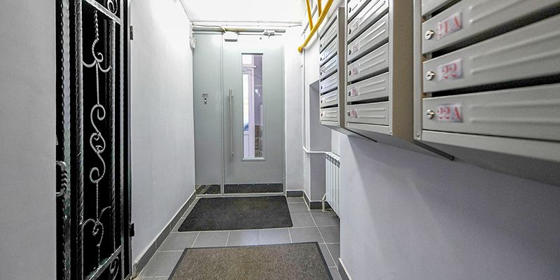 В 2023 году в Москве капитально отремонтировали более 3,5 тысячи входных групп подъездов