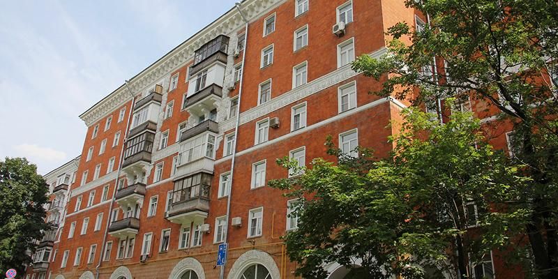 Притягивают взгляд: в Москве капитально отремонтировали 365 домов красного цвета