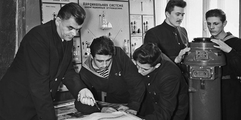 От школ ФЗУ до современных колледжей: Главархив подготовил выставку об истории среднего профессионального образования