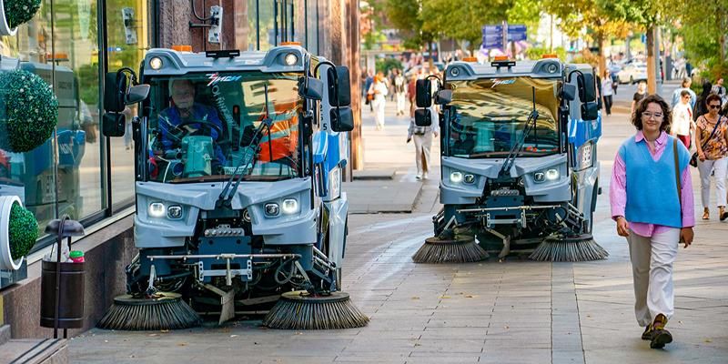 В Москве уборочная электротехника вышла на новые маршруты