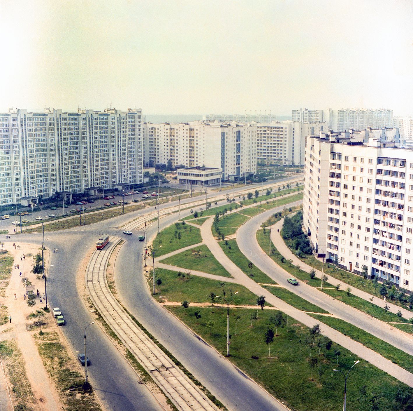 Таллинская улица в районе Строгино. Фото Н.А. Лычагина. Москва. 1990. Главархив Москвы