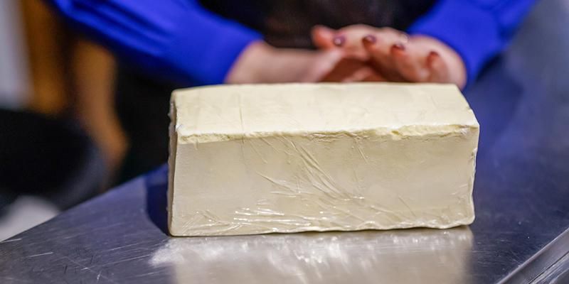 От топленого до подсырного: какое сливочное масло можно купить на московских ярмарках