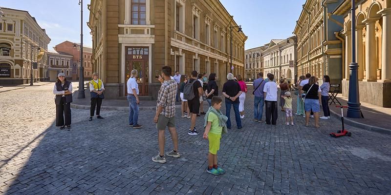 Побывать в уездном городе и посмотреть фильмы: какую программу подготовил кинопарк «Москино» на выходные