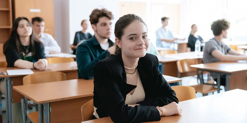 Пересдать экзамен по одному из предметов: в Москве начались дополнительные дни основного периода ЕГЭ