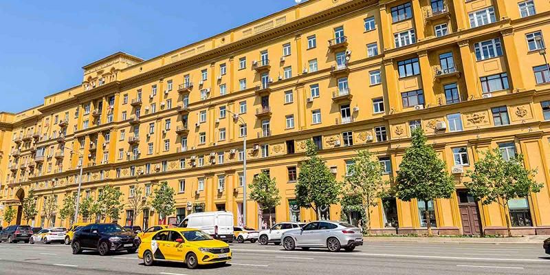 Более 100 современных лифтов установят в многоподъездных и высотных жилых домах в центре Москвы