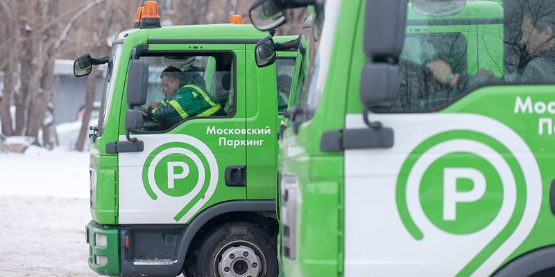 Сервисные центры и спецстоянки: как забрать эвакуированный автомобиль в новогодние праздники