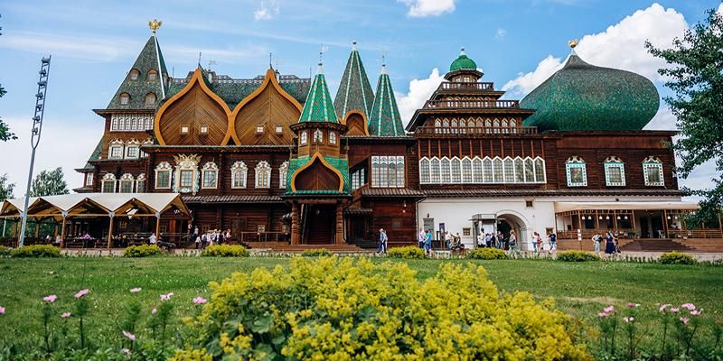 От домика Петра I до усадьбы кузнеца: какие места музея-заповедника «Коломенское» стоит посетить