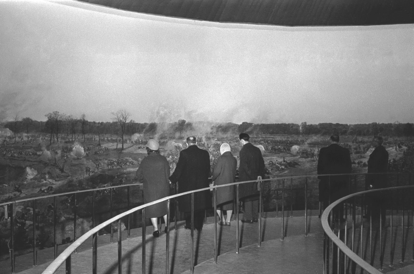 В музее-панораме «Бородинская битва». Автор – А. Стужин. Москва. 18.10.1962 г. Главархив Москвы