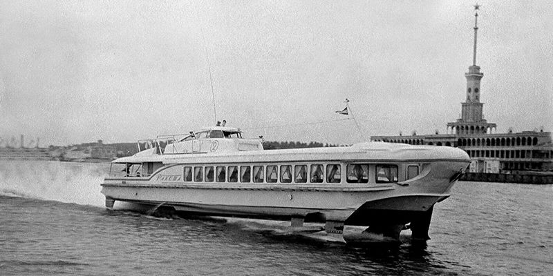 Pleasure boats and revolutionary motor ships: what vehicles plied the Moskva River in different eras