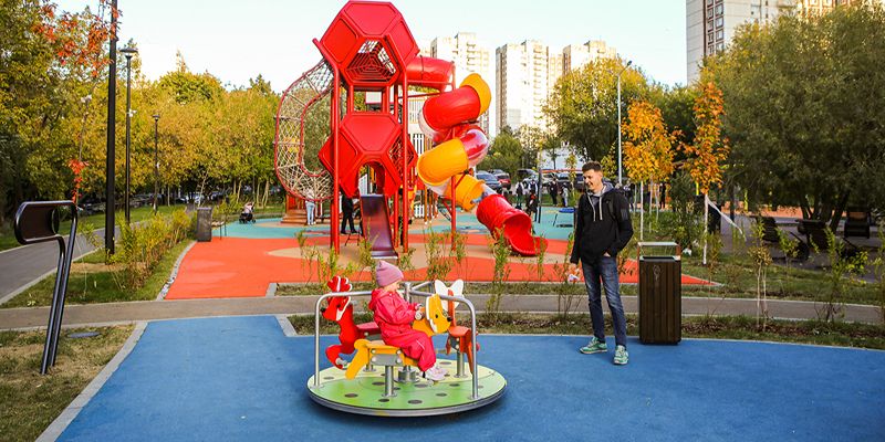 Комфортные дорожки, зоны для отдыха: в Зябликове создали новый пешеходный маршрут