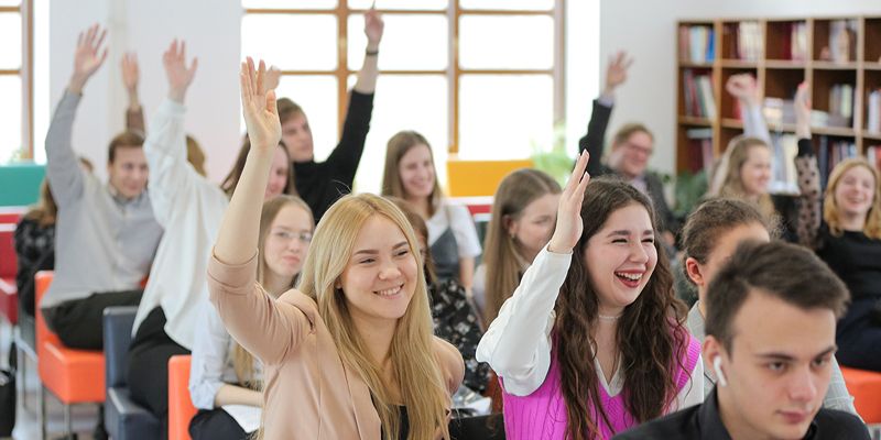 Гранты, стипендии, стажировки: что предлагает студентам Университет Правительства Москвы
