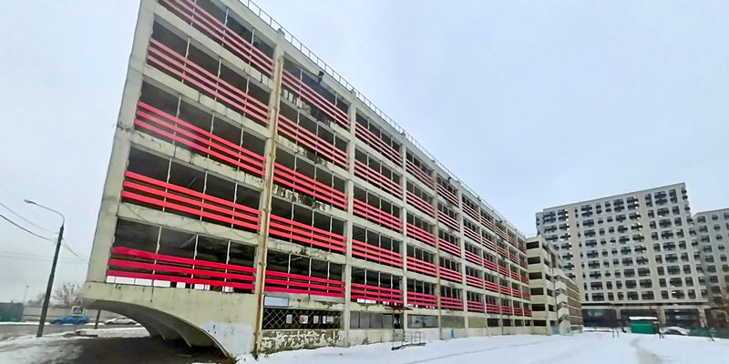 Многоуровневый наземный паркинг в Западном Дегунине выставили на торги